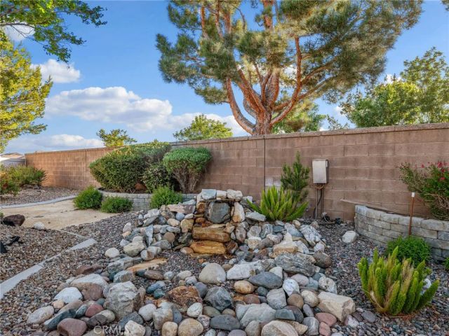 10598 Archerwill RD, Apple Valley, CA 92308