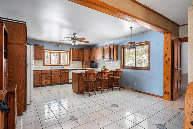 S921 Sveum Ridge ROAD, Coon Valley, WI 54623