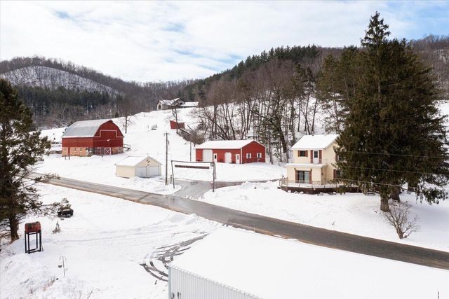 S921 Sveum Ridge ROAD, Coon Valley, WI 54623