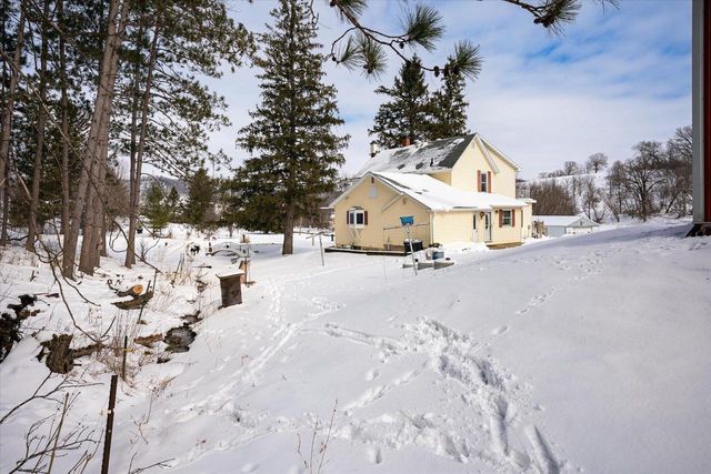 S921 Sveum Ridge ROAD, Coon Valley, WI 54623