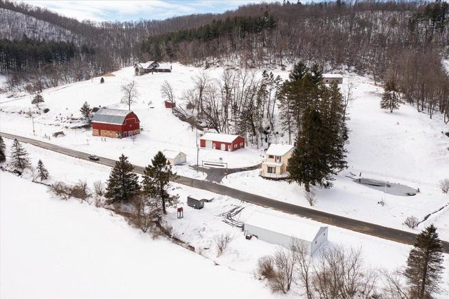 S921 Sveum Ridge ROAD, Coon Valley, WI 54623