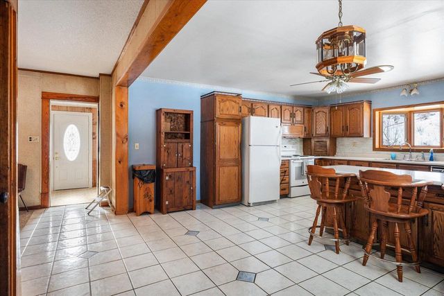 S921 Sveum Ridge ROAD, Coon Valley, WI 54623