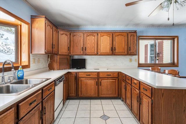 S921 Sveum Ridge ROAD, Coon Valley, WI 54623