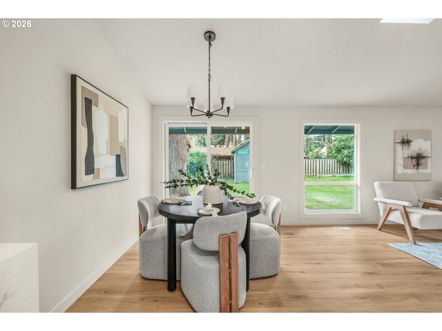 12525 Se HOLGATE Blvd, Portland, OR 97236