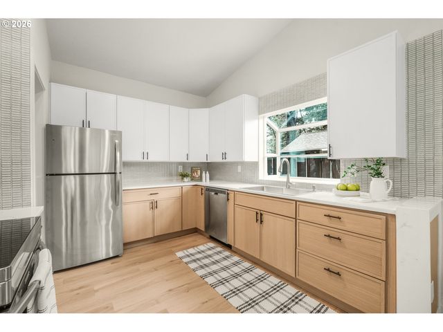 12525 Se HOLGATE Blvd, Portland, OR 97236