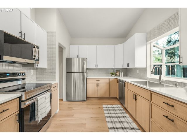 12525 Se HOLGATE Blvd, Portland, OR 97236