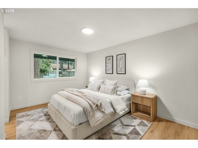 12525 Se HOLGATE Blvd, Portland, OR 97236