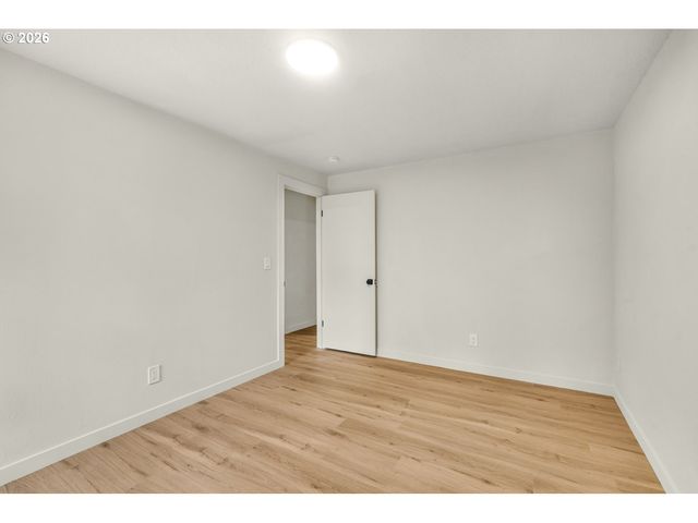 12525 Se HOLGATE Blvd, Portland, OR 97236