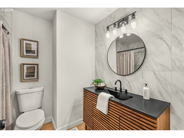 12525 Se HOLGATE Blvd, Portland, OR 97236