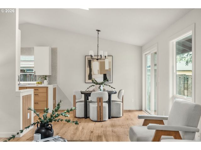 12525 Se HOLGATE Blvd, Portland, OR 97236