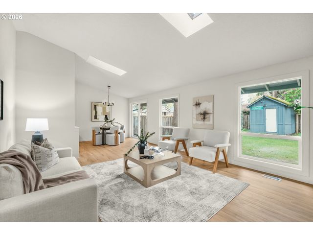 12525 Se HOLGATE Blvd, Portland, OR 97236