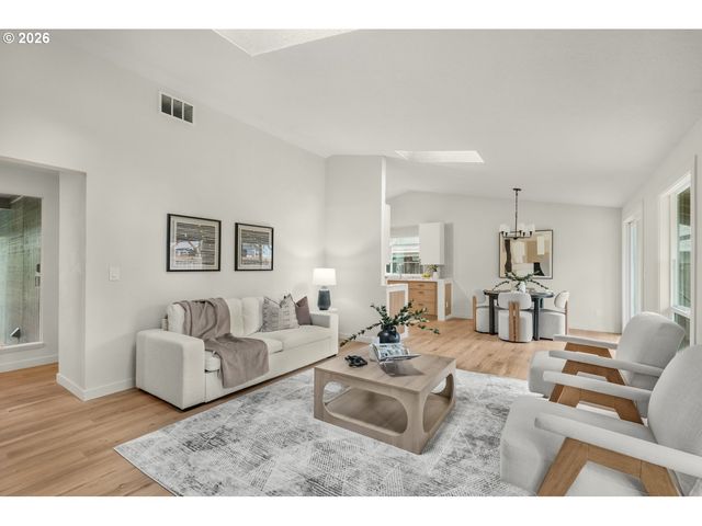 12525 Se HOLGATE Blvd, Portland, OR 97236