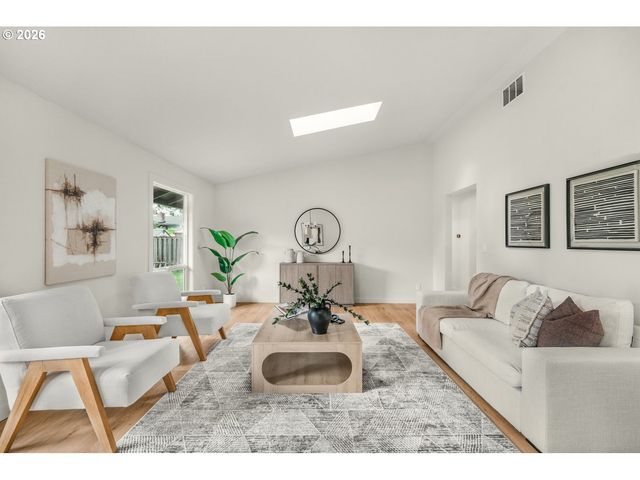 12525 Se HOLGATE Blvd, Portland, OR 97236