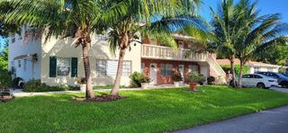 5240 NE 14th Way, Fort Lauderdale, FL 33334