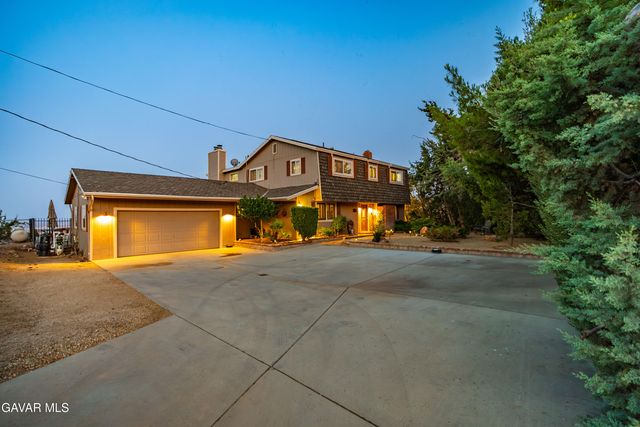 35870 Tierra Subida Avenue, Palmdale, CA 93551