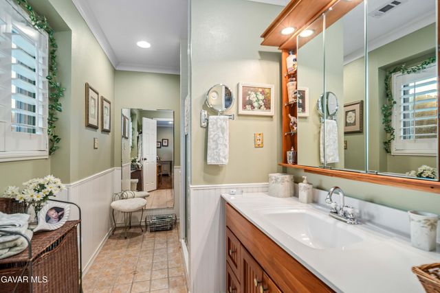 35870 Tierra Subida Avenue, Palmdale, CA 93551