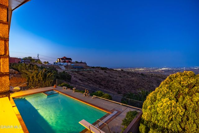 35870 Tierra Subida Avenue, Palmdale, CA 93551