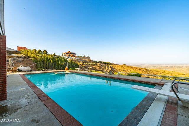 35870 Tierra Subida Avenue, Palmdale, CA 93551