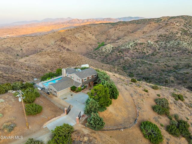 35870 Tierra Subida Avenue, Palmdale, CA 93551