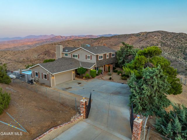 35870 Tierra Subida Avenue, Palmdale, CA 93551