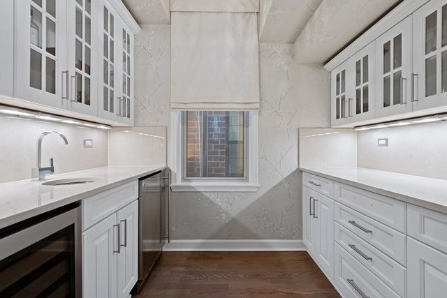 1454 N Wieland Street, Chicago, IL 60610