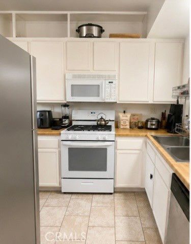 7150 Carlson Circle 24, Canoga Park, CA 91303