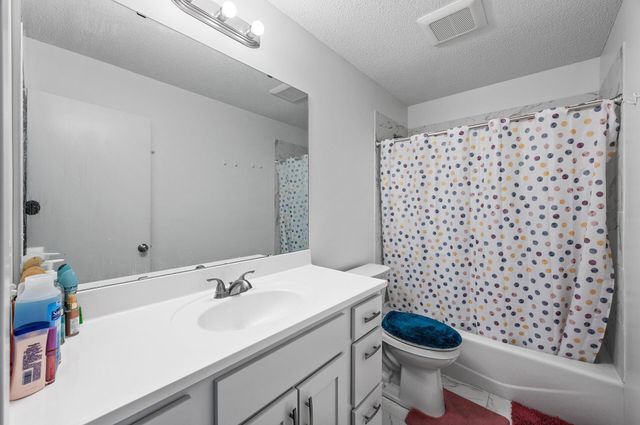 8526 S Maplebrook Circle, Brooklyn Park, MN 55445