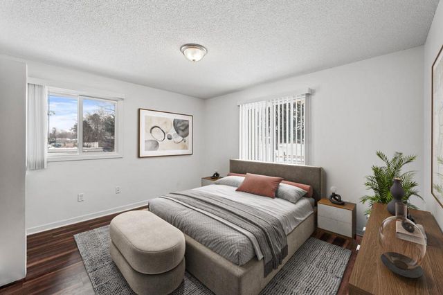 8526 S Maplebrook Circle, Brooklyn Park, MN 55445