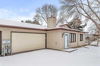 8526 S Maplebrook Circle, Brooklyn Park, MN 55445