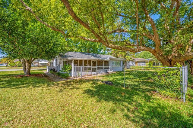 8705 POWDERHORN ROW, Hudson, FL 34667