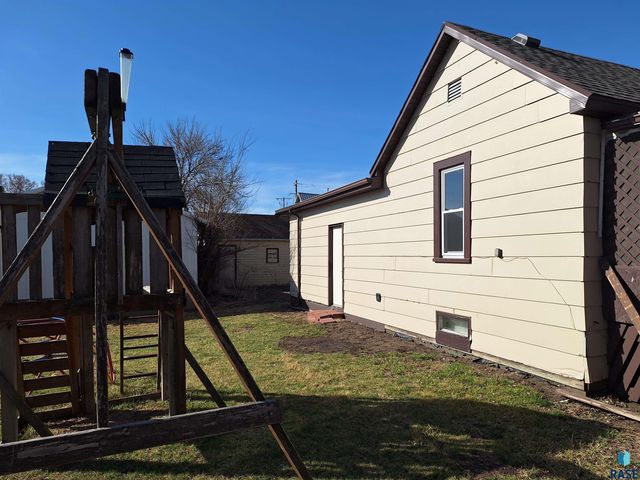 220 N Idaho St Street, Salem, SD 57058