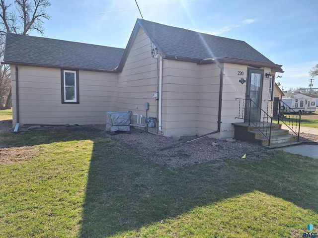 220 N Idaho St Street, Salem, SD 57058