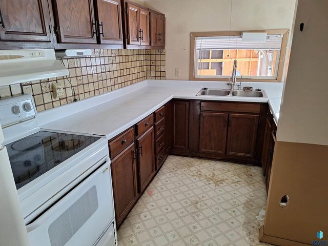 220 N Idaho St Street, Salem, SD 57058