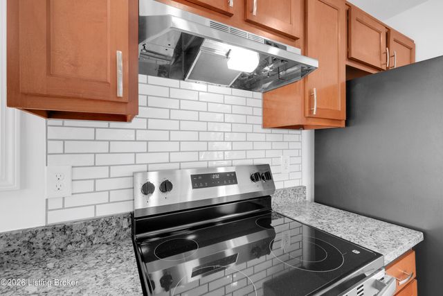 9320 Longhorn Ct, Louisville, KY 40118