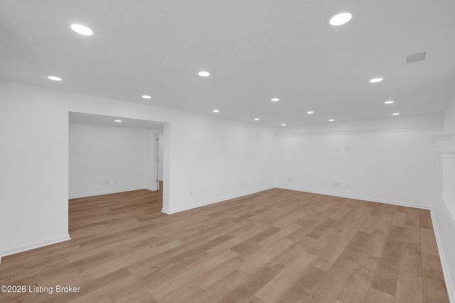 9320 Longhorn Ct, Louisville, KY 40118