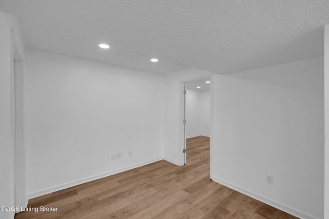 9320 Longhorn Ct, Louisville, KY 40118