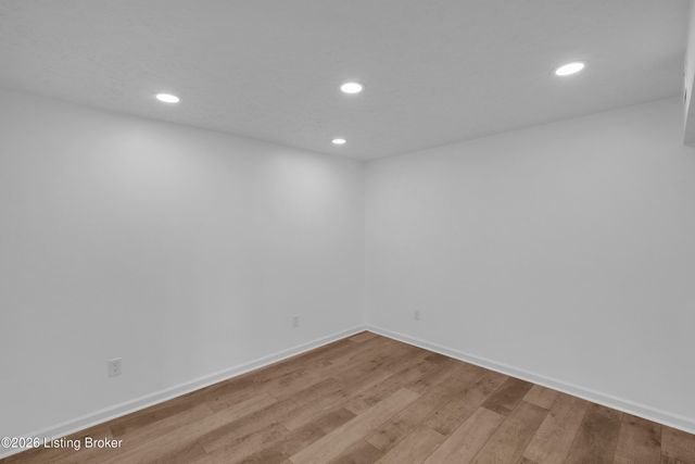 9320 Longhorn Ct, Louisville, KY 40118