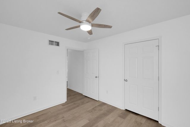 9320 Longhorn Ct, Louisville, KY 40118