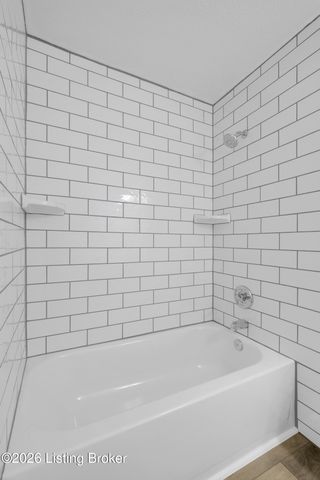 9320 Longhorn Ct, Louisville, KY 40118