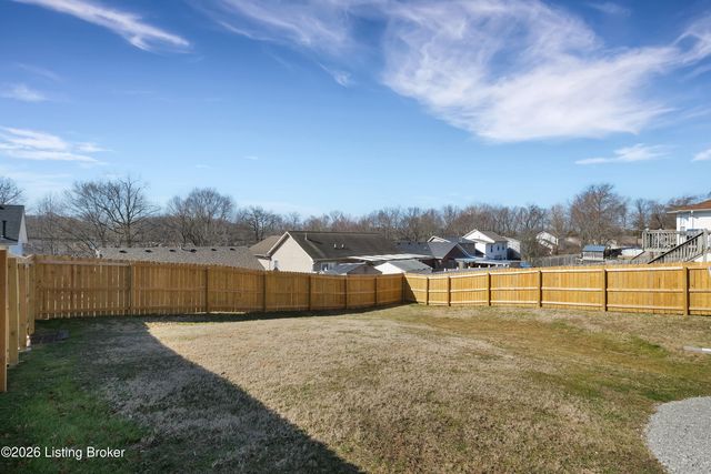 9320 Longhorn Ct, Louisville, KY 40118