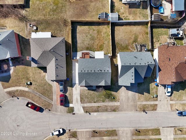 9320 Longhorn Ct, Louisville, KY 40118