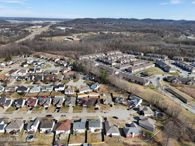 9320 Longhorn Ct, Louisville, KY 40118