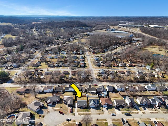 9320 Longhorn Ct, Louisville, KY 40118