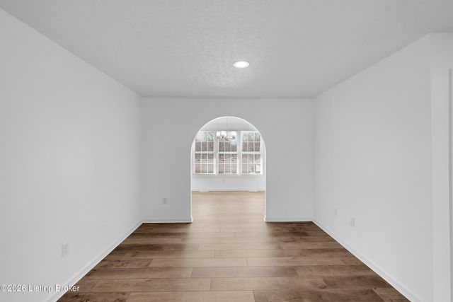 9320 Longhorn Ct, Louisville, KY 40118