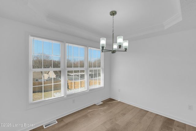 9320 Longhorn Ct, Louisville, KY 40118