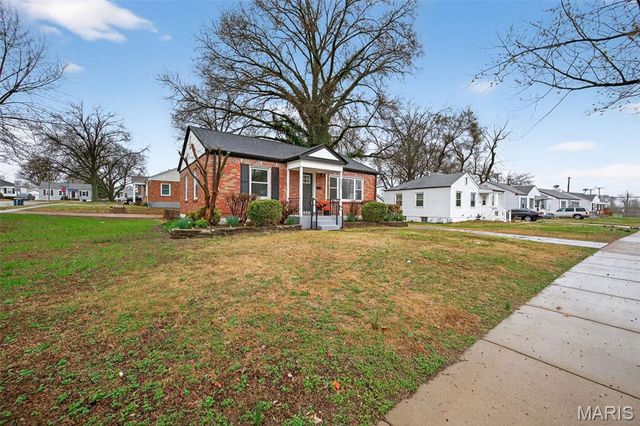 4033 Ashby Road, St Louis, MO 63074