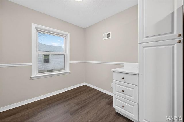 4033 Ashby Road, St Louis, MO 63074