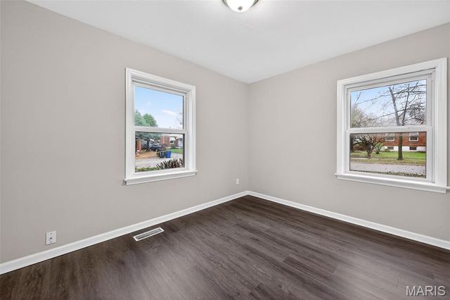 4033 Ashby Road, St Louis, MO 63074