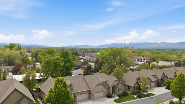 1832 E PEYTON CT, Holladay, UT 84117