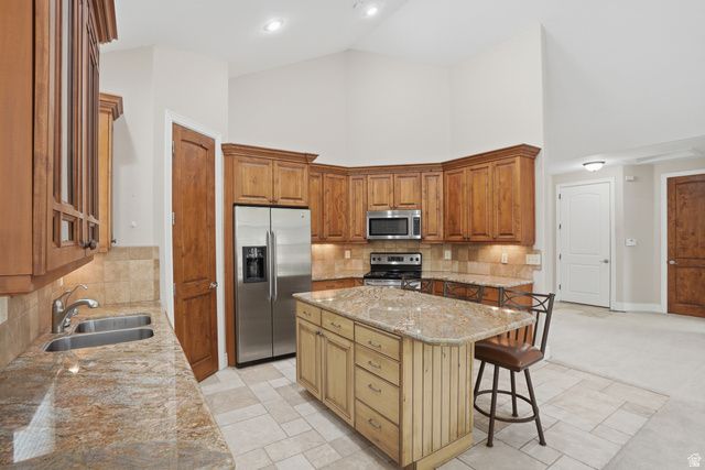 1832 E PEYTON CT, Holladay, UT 84117